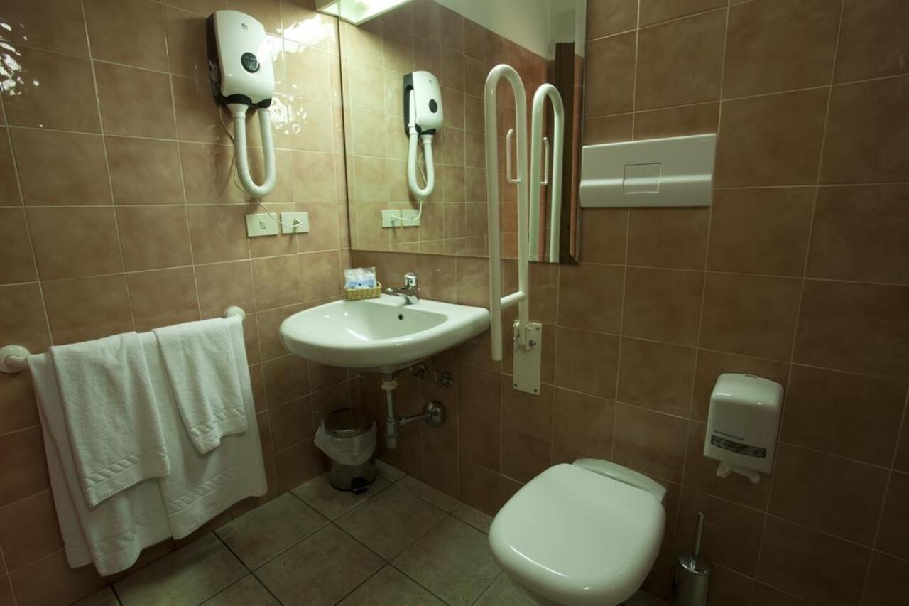 Hotel Moderno Olbia Exterior photo