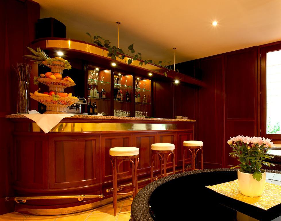 Hotel Moderno Olbia Exterior photo
