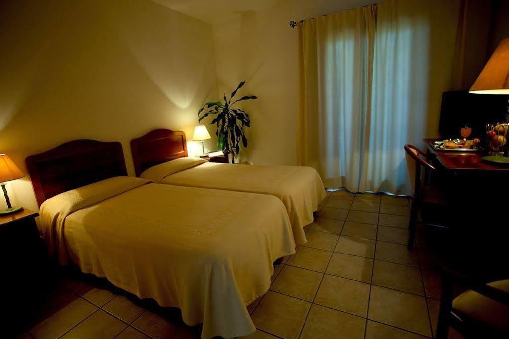 Hotel Moderno Olbia Exterior photo