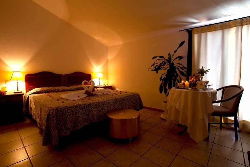 Hotel Moderno Olbia Exterior photo