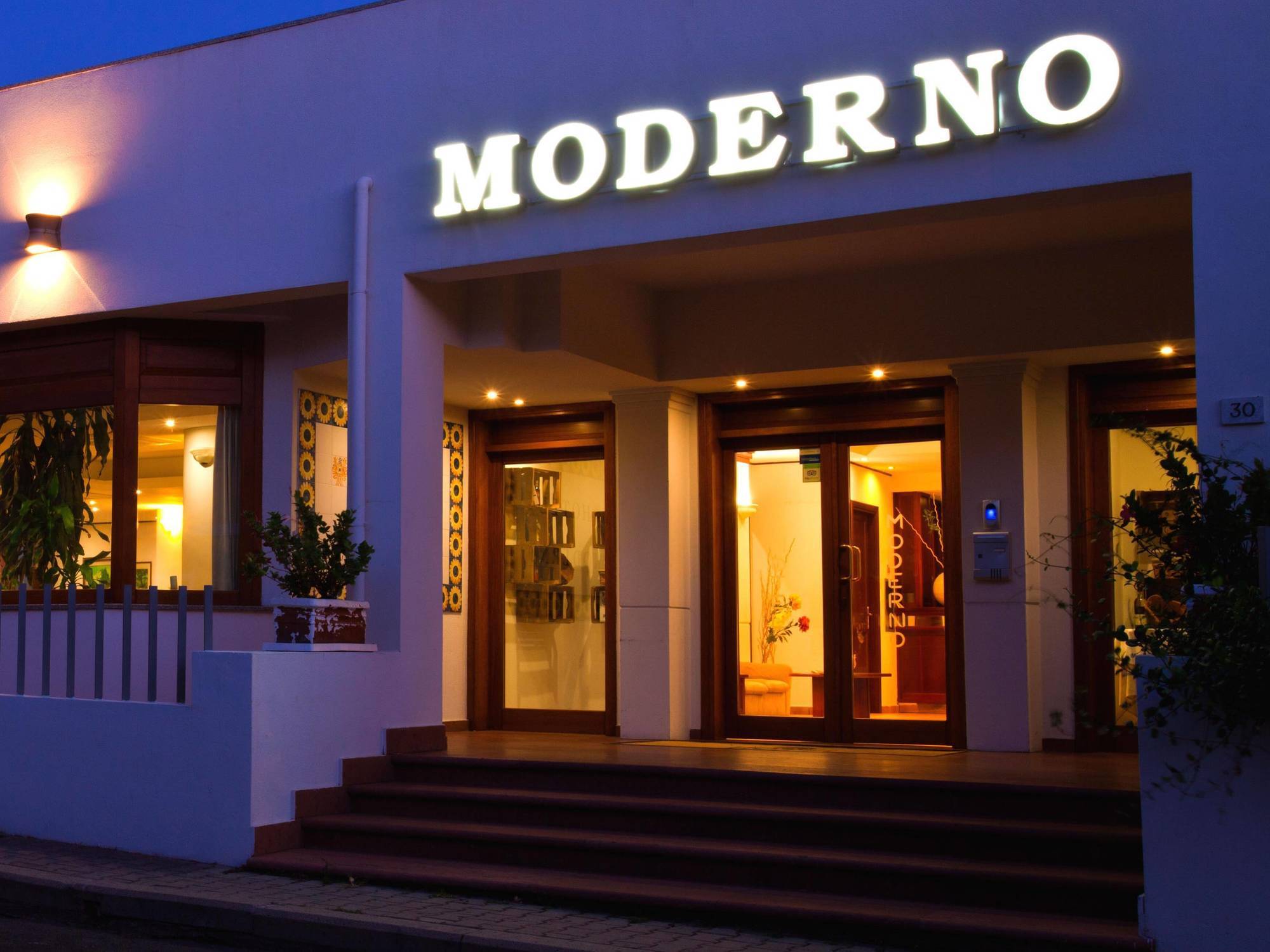 Hotel Moderno Olbia Exterior photo